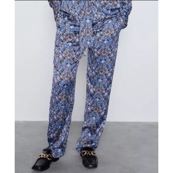 New NWT Zara Blue Floral Casual Pants Straight Leg Pant Bloggers Favorite Small - Picture 3 of 12